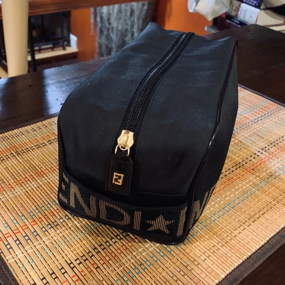 ❌❌SOLD❌❌✳️ AUTH FENDI UNISEX POUCH NEVER USED ✳️ - Picture 4 of 12